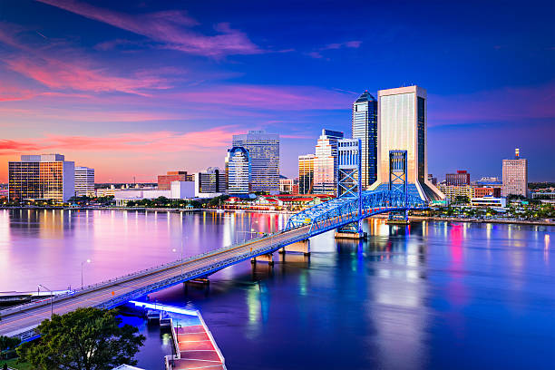 edificios de la ciudad de jacksonville, florida  - saint johns river fotografías e imágenes de stock