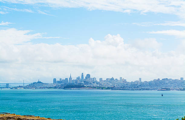 istock Sunny day in San Francisco 636002038