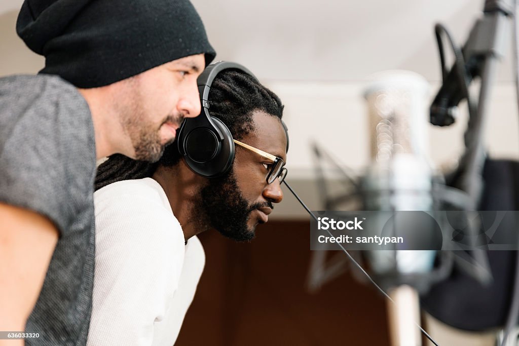 Künstler, die Musik produzieren. - Lizenzfrei Musik Stock-Foto