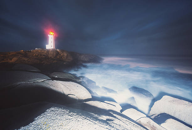 冬のイースター - lighthouse scenics winter peggys cove ストックフォトと画像