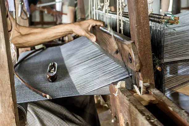 Day trip on Inle Lake - hand weaving factory