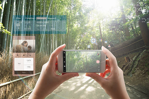 augmented reality alltag - fotografieren grafiken stock-fotos und bilder