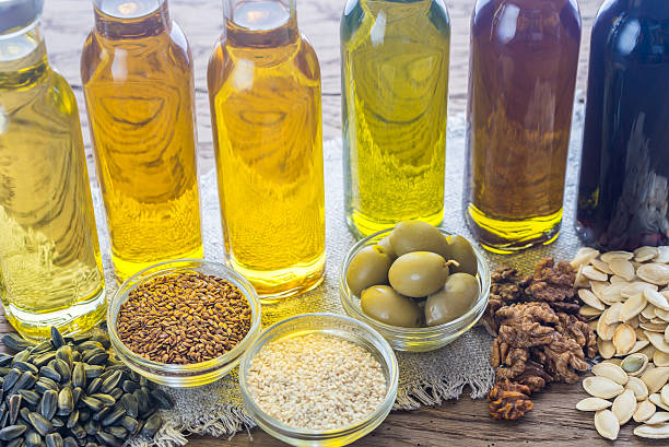 식물성 기름의 다른 종류병 - sesame cooking oil ingredient seasoning 뉴스 사진 이미지