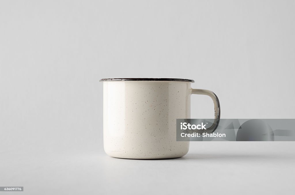 Maqueta de taza de esmalte blanco - Foto de stock de Taza sin platillo libre de derechos