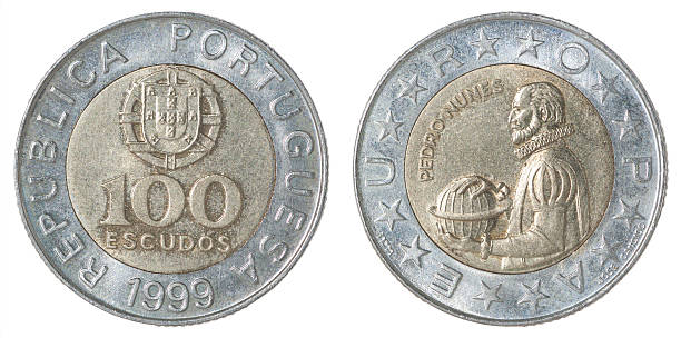 istock Coin Portuguese escudo 636096130