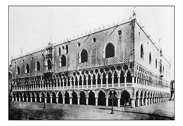 istock Antique dotprinted photographs of Italy: Venice, Palazzo Ducale 636122158