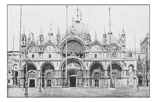istock Antique dotprinted photographs of Italy: Venice, St Mark's basilica 636122574