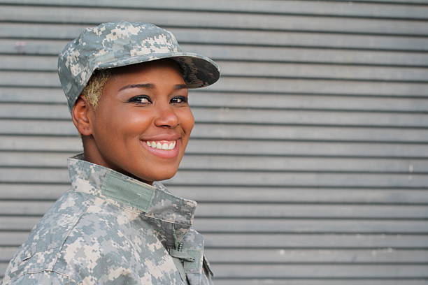 militares feminino sorridente com cópia espaço - marine life - fotografias e filmes do acervo