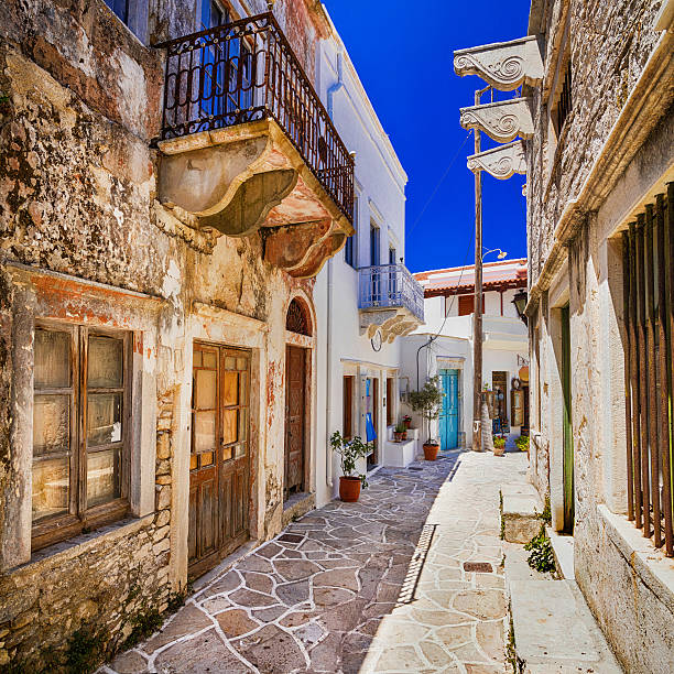 그리스의 아름다운 오래된 거리. - halki 뉴스 사진 이미지