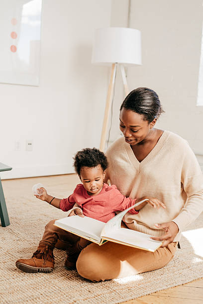 istock Time for reading to your toddler 636151100