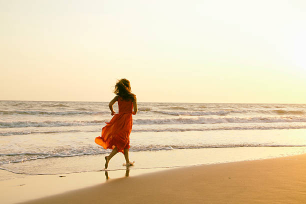 istock unning to the sea 636151752