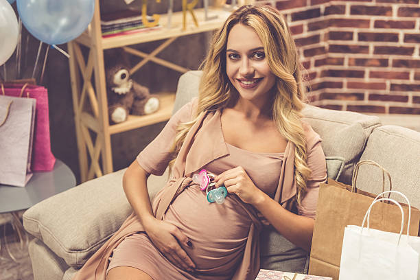 istock Beautiful pregnant woman 636164382