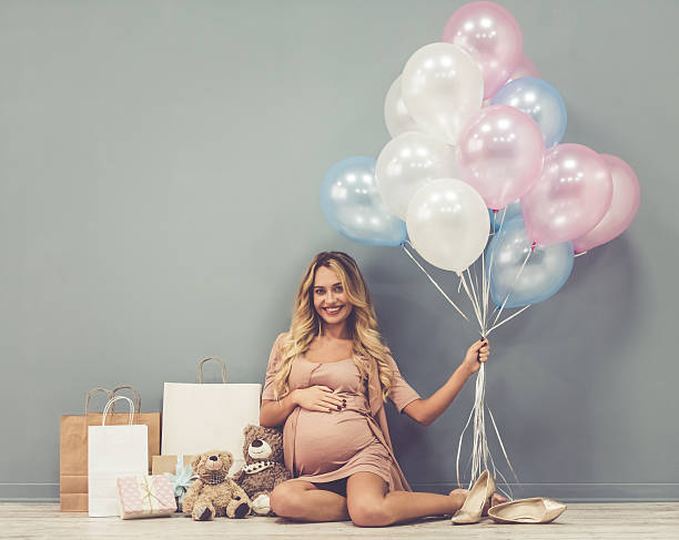 istock Beautiful pregnant woman 636165290
