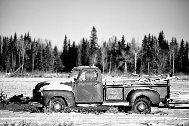 istock 1950s truck 636170360