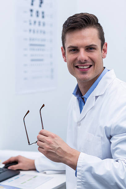 istock Optometrist working in ophthalmology clinic 636223566