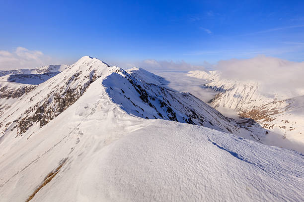 istock Moldoveanu Peak in winter 636235588