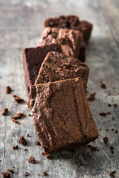 istock Chocolate brownie portions 636247208