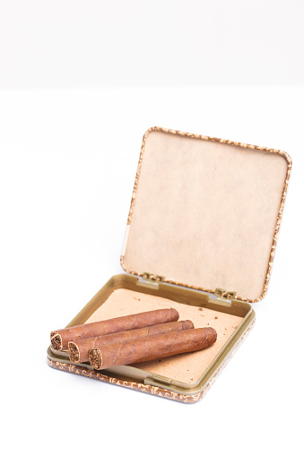 cuban cigar in the box