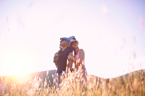 couple kissing on grass field photo – Free Couple Image on Unsplash