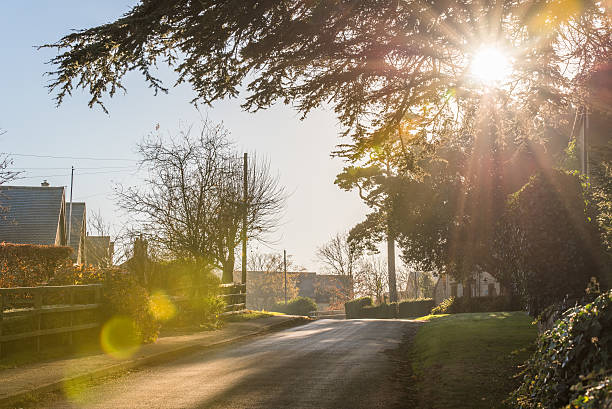 countryside lanscape view in united kingdom - winter farm vibrant color shadow imagens e fotografias de stock