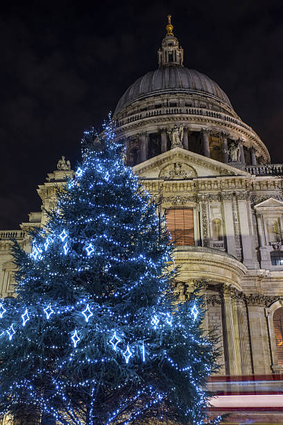 istock St. Pauls Cathedral at Christmas 636337004