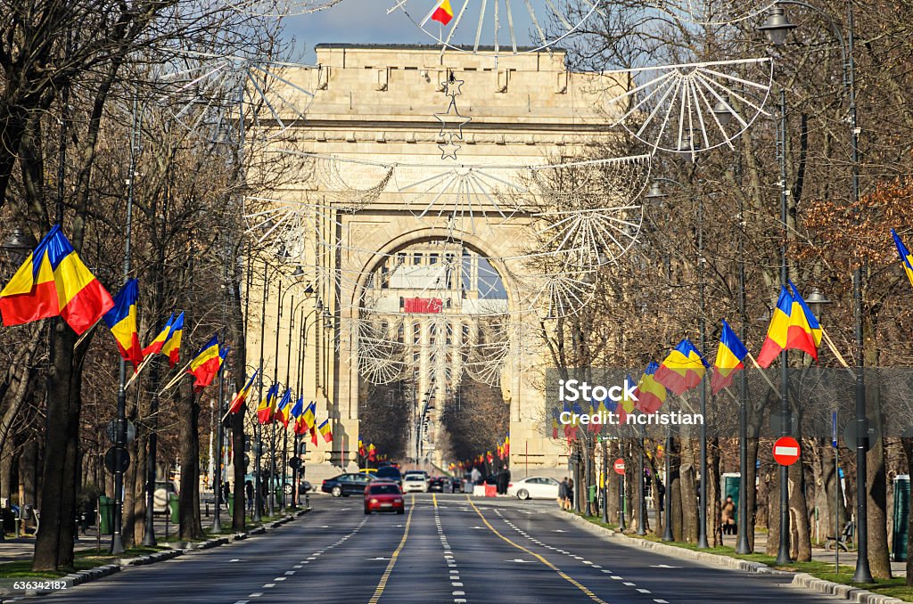 El Arco del Triunfo (Arcul de Triumf) de Bucarest Rumania - Foto de stock de Rumanía libre de derechos