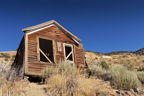 istock Old Abandoned home in Gold Hill Nevada 636372500