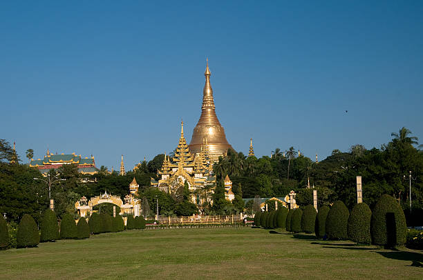 paya shwedagon pagoda yangon, myanmar, - pagoda bagan tourism paya fotografías e imágenes de stock