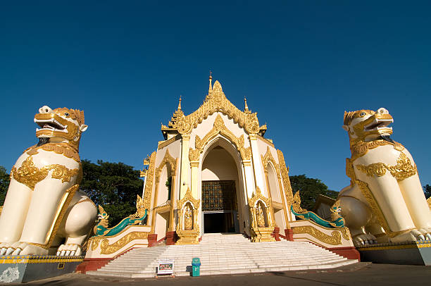 paya shwedagon pagoda yangon, myanmar, - pagoda bagan tourism paya fotografías e imágenes de stock