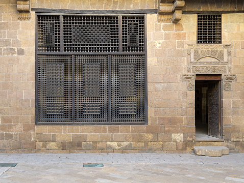 Fachada de Beit (casa) Casa histórica el Harrawi, El Cairo, Egipto photo