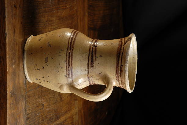 旧クレイピッチャー - jug pitcher pottery old ストックフォトと画像