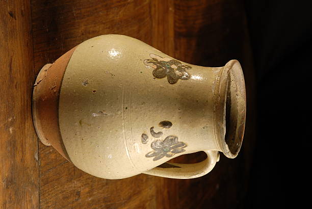 旧クレイピッチャー - jug pitcher pottery old ストックフォトと画��像