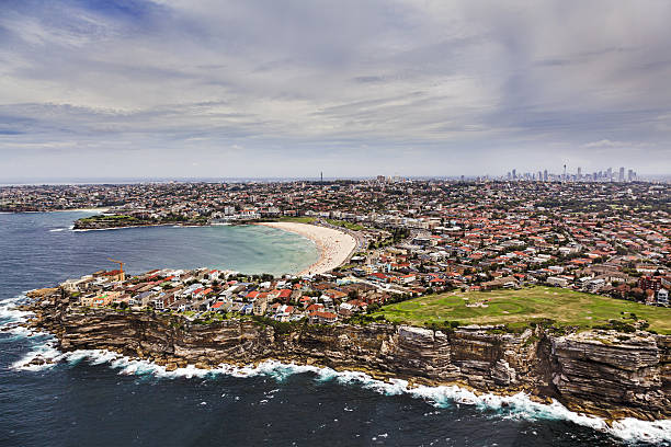 istock Sy Heli Bondi CLiff 2 CBD 636427928