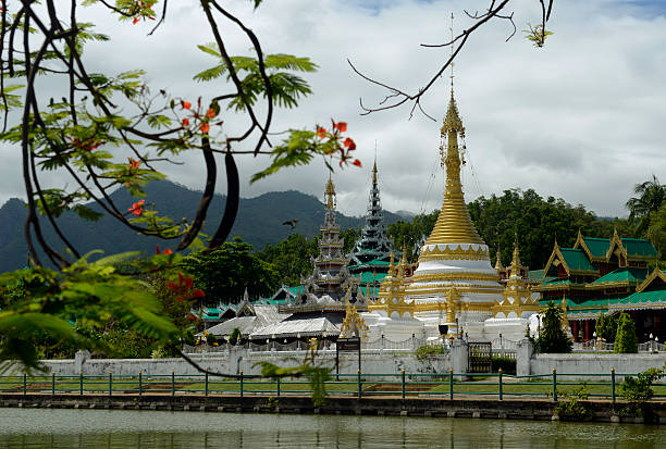 istock ASIA THAILAND MAE HONG SON TEMPLE 636439812