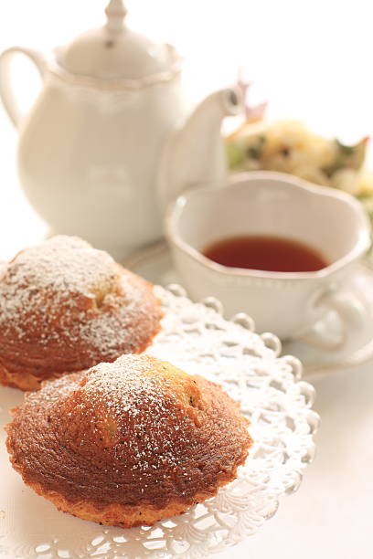 tea leaf cup cake