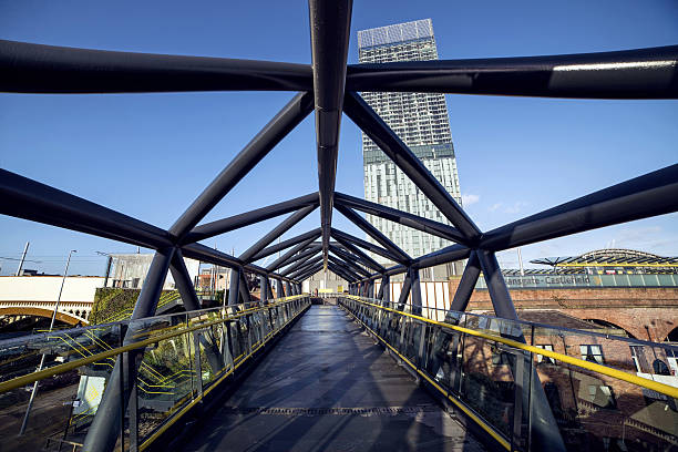istock Manchester Bridge in the Sunshine. City scene 636452470
