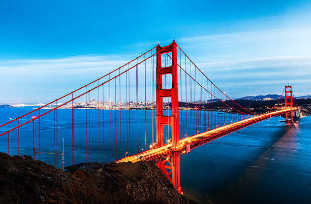 golden gate bridge, san francisco - orange golden gate bridge tower suspension bridge stock-fotos und bilder