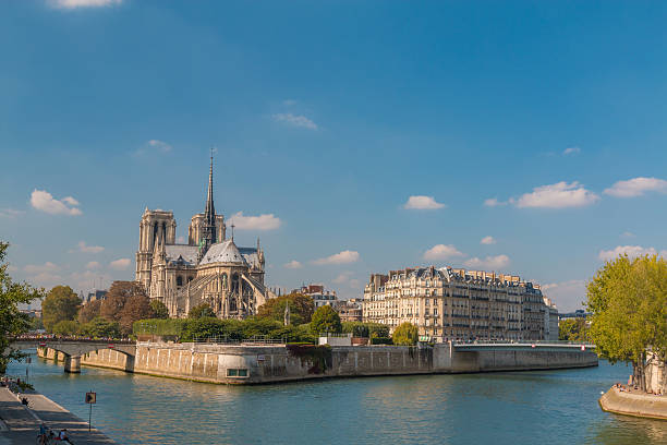 istock Beautiful view of Paris 636569652