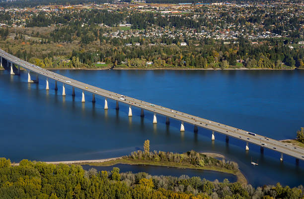istock Freeway Bridge I 205 crossing Columbia River 636593322