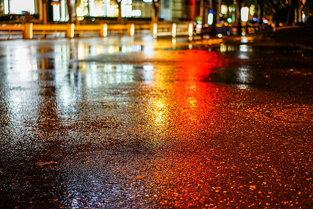 istock Rainy night in the big city 636594404