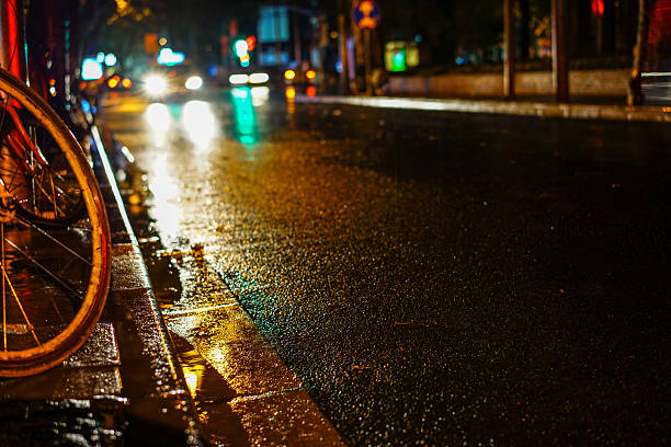 istock Rainy night in the big city 636599804