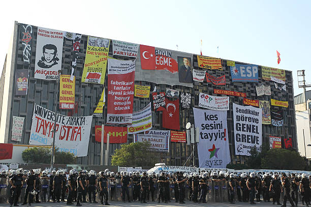protestas gezi park - protest turkey istanbul europe fotografías e imágenes de stock