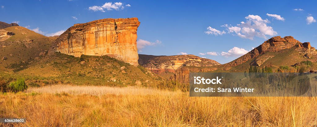 El Parque Nacional Golden Gate Highlands en Sudáfrica - Foto de stock de Llanura libre de derechos