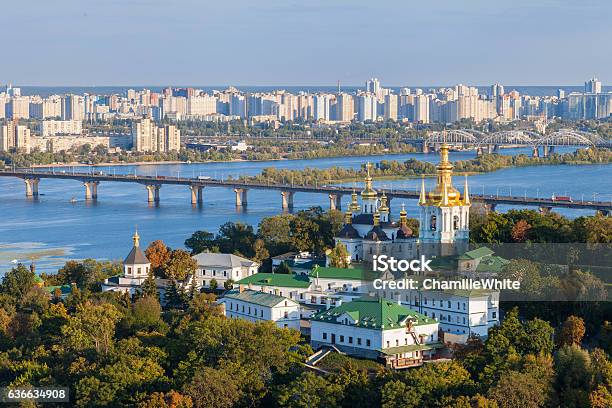 Blick Auf Kiew Pechersk Lavra Und Dnepr Fluss Kiew Ukraine Stockfoto und mehr Bilder von Kiew