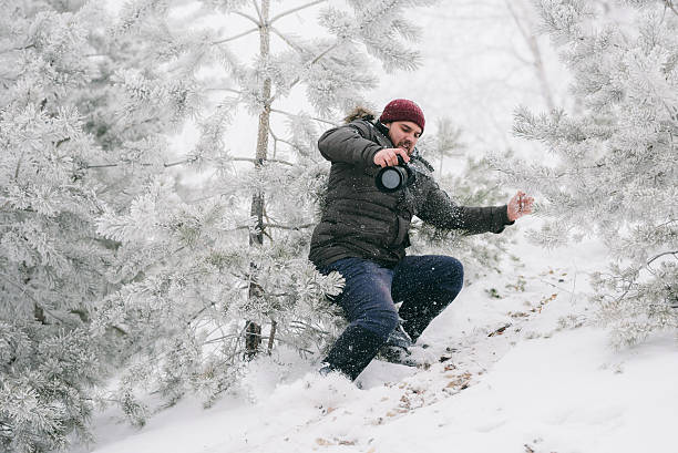 istock Traveler photographer almost fell from the mountain 636635356