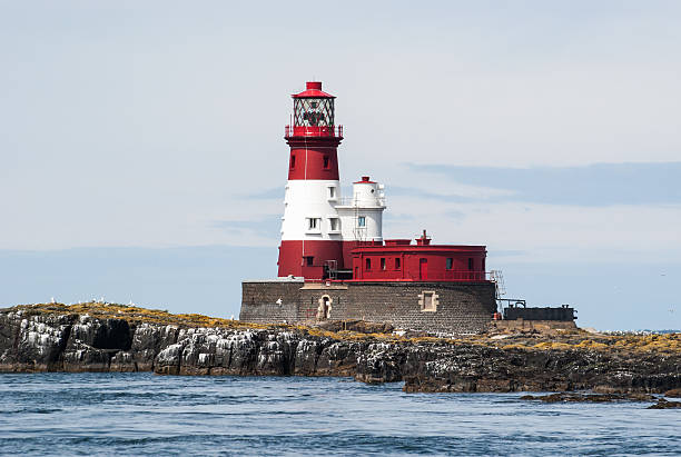 phare de longstone, îles farne - grace darling photos et images de collection
