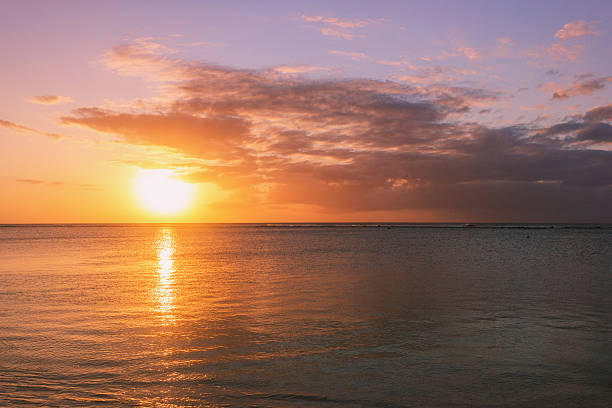 zachód słońca nad oceanem - riff zdjęcia i obrazy z banku zdjęć