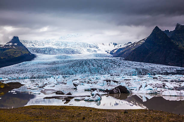 vatnajokull, il ghiacciaio più grande dell'islanda - skaftafell glacier foto e immagini stock