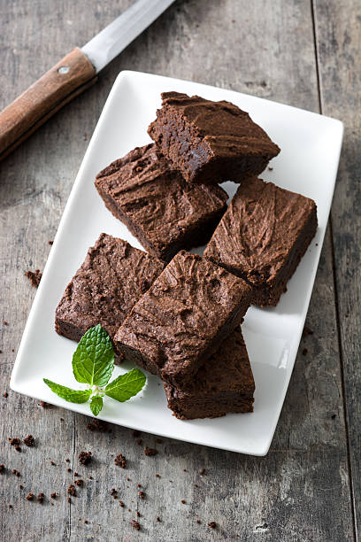 istock Chocolate brownie portions 636650128