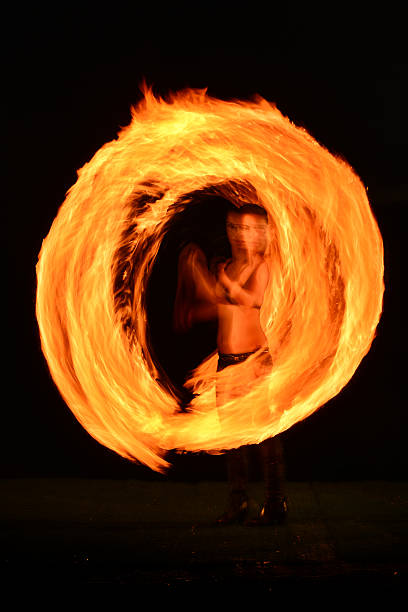 taniec ognia - juggling fire carnival women zdjęcia i obrazy z banku zdjęć